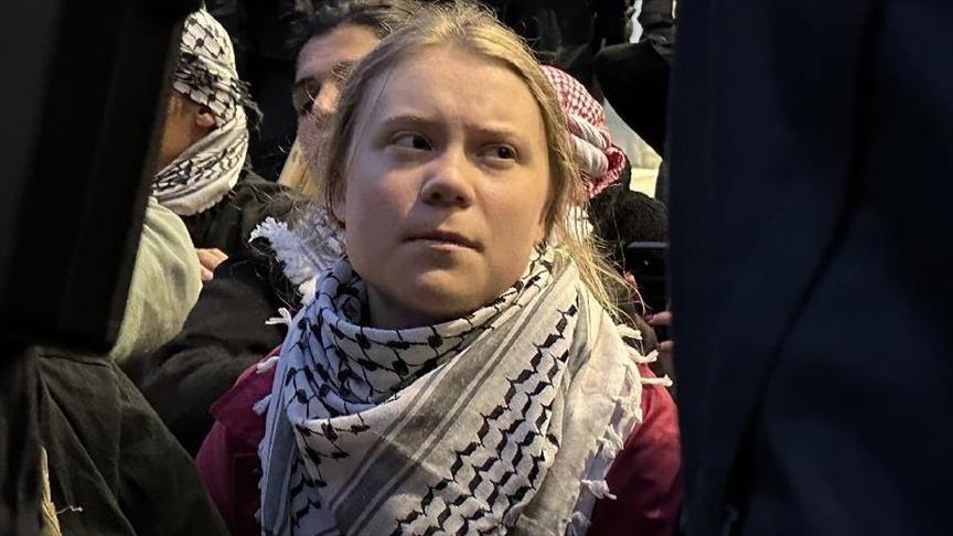 ناشط تركي بأسطول الصمود: إسرائيل عذبت غريتا بشدة أمام أعيننا