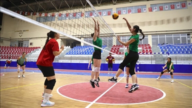 Hakkari'de kadın voleybolcular başarılarıyla hemcinslerine örnek olmak istiyor