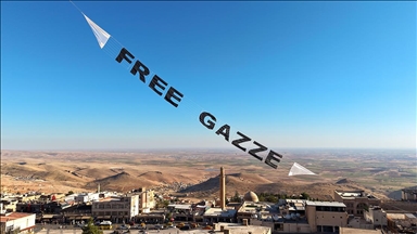 Mardin semalarında "Free Gazze" yazılı uçurtma süzüldü