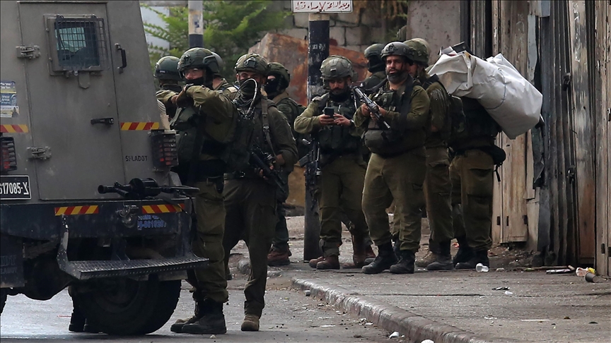 بينهم طفلان.. الجيش الإسرائيلي يعتقل 12 فلسطينيا بالضفة