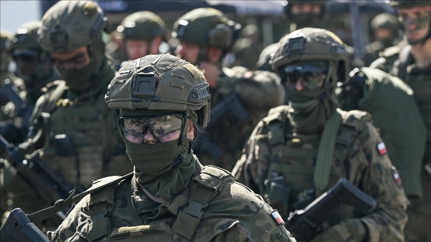 La Pologne mobilise son aviation après des attaques russes près de la frontière