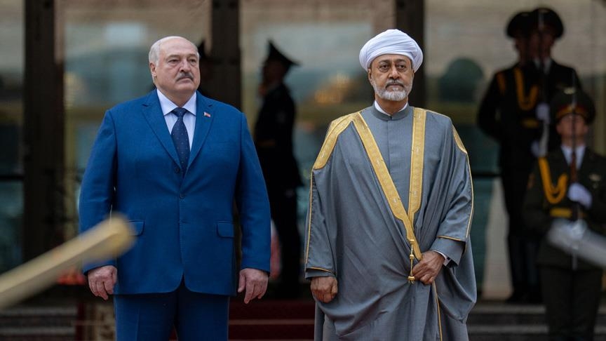 سلطان عمان ورئيس بلاروسيا يبحثان فرص التعاون الاقتصادي