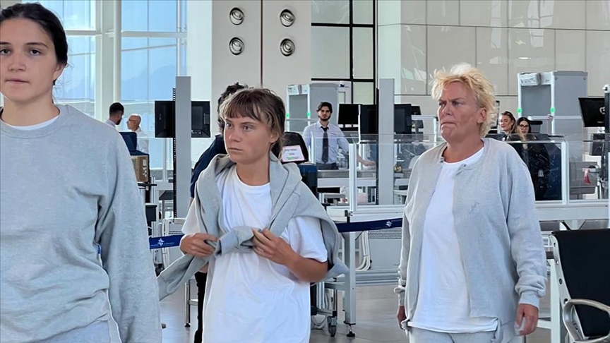 İsrail, Greta Thunberg dahil alıkonan 171 aktivisti daha sınır dışı etti 