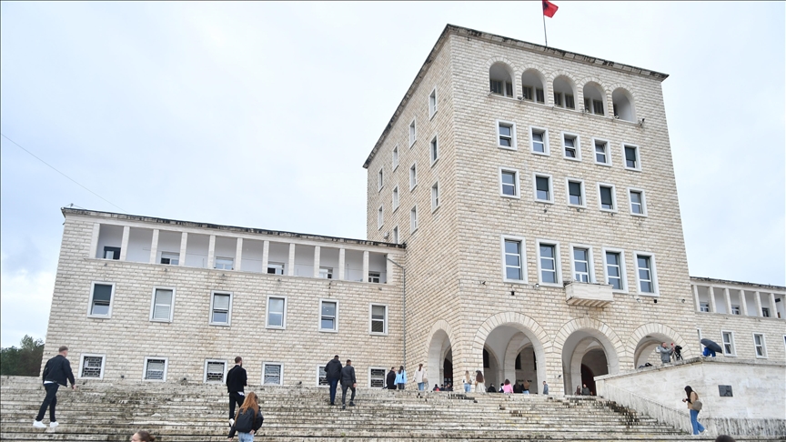 Shqipëri, fillon viti i ri akademik