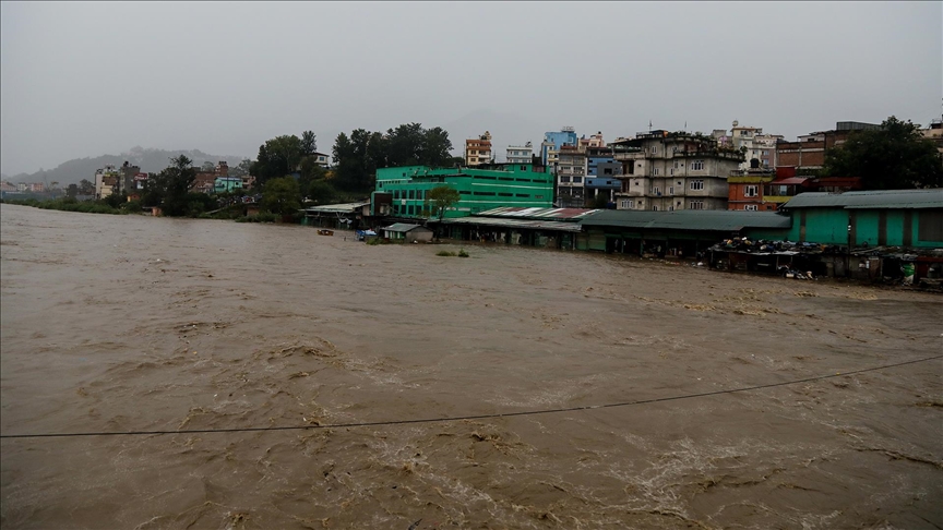 Nepal'de şiddetli yağışların yol açtığı afetlerde hayatını kaybedenlerin sayısı 47'ye yükseldi