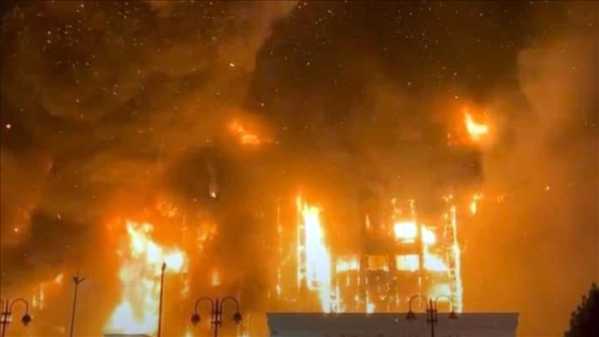 Royaume-Uni : La police arrête un homme soupçonné d’un incendie criminel dans une mosquée