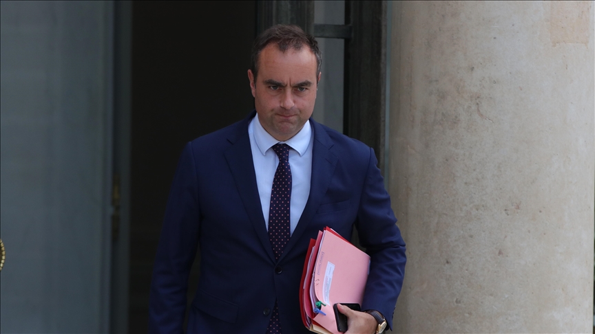 Francuski premijer podnio ostavku uslijed sve većih kritika na račun novog kabineta