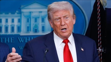 États-Unis : Trump annonce des droits de douane de 25 % sur les camions importés à partir de novembre 2025