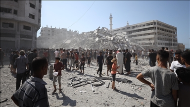 "حكومة غزة": إسرائيل تتجاهل دعوات وقف القصف وتقتل 94 فلسطينيا 