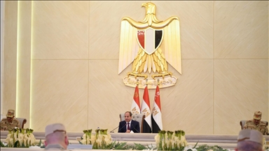الرئيس المصري يترأس المجلس الأعلى للجيش ويبحث جهود حماية الحدود