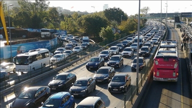 İstanbul'da sabah saatlerinde trafik yoğunluğu yüzde 72'ye çıktı