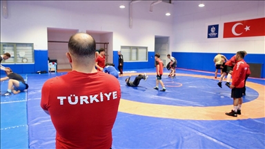 Genç milli güreşçiler, Balkan Şampiyonası'nda "tulum çıkarmak" istiyor
