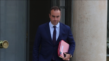 La démission de Sébastien Lecornu provoque une vague de réactions politiques
