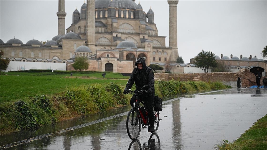 Trakya'da sağanak etkili oluyor