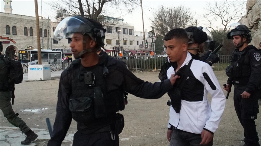 مؤسسات فلسطينية: إسرائيل اعتقلت 20 ألف مواطن بالضفة خلال عامين 