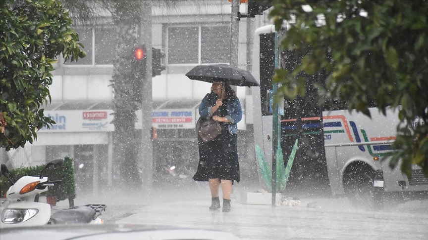 Muğla'da sağanak ve fırtına etkili oluyor