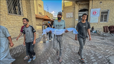 عامان من الإبادة.. إسرائيل تيتم يوميا 77 طفلا في غزة 