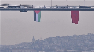 علم فلسطين يرفرف على جسور مضيق البوسفور بإسطنبول