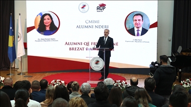 Universiteti i Prishtinës u ndanë çmime presidentes Osmani dhe kryeministrit Kurti