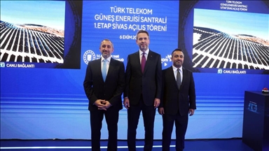 Bakan Bayraktar, Sivas'taki GES yatırımının açılışını 5G ile İstanbul'dan yaptı