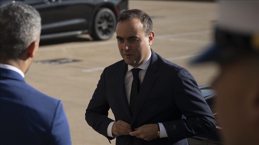 France: La suspension de la réforme des retraites au cœur des discussions politiques après la démission du gouvernement