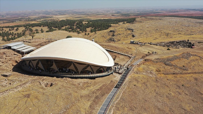 Göbeklitepe'de konut olduğu değerlendirilen yeni yapıların izleri tespit edildi