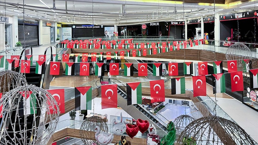İstanbul'da bazı AVM'lerdeki mağazalar bir günlük kazançlarını Gazze'ye bağışlayacak