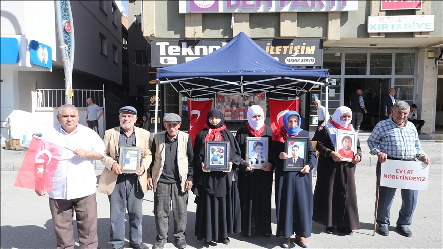 Malbatên Mûşî çalakiya xwe ya li ber avahiya DEM Partiyê domand