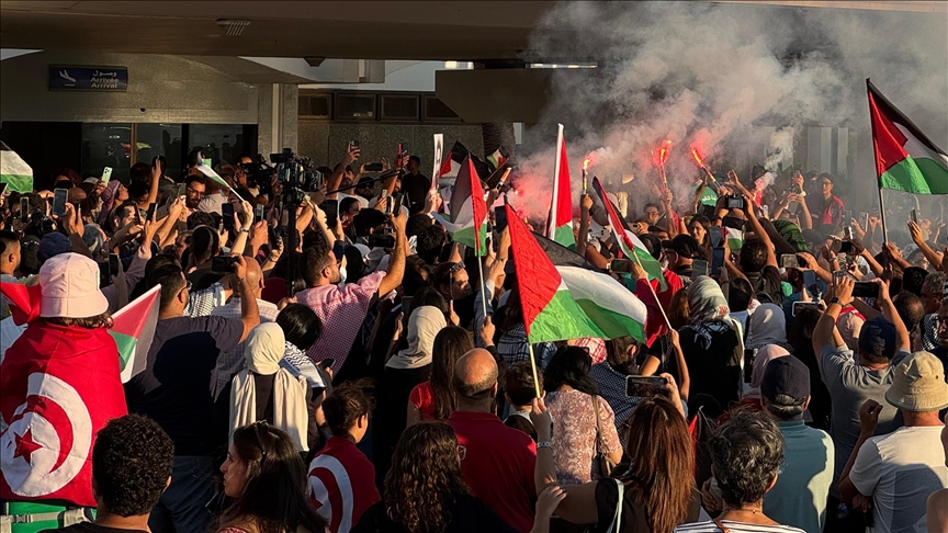 تونس.. وصول الدفعة الثانية والأخيرة من ناشطي "أسطول الصمود"