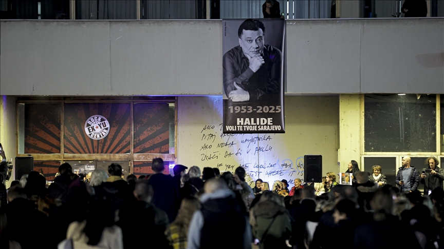 Uz suze i pjesmu Sarajevo se oprostilo od Halida Bešlića