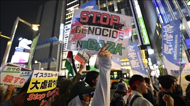 Protestat në Tokio shënojnë përvjetorin e dytë të fillimit të sulmeve gjenocidale të Izraelit në Gaza