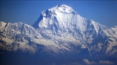Kina shpëton 580 alpinistë nga Mali Everest