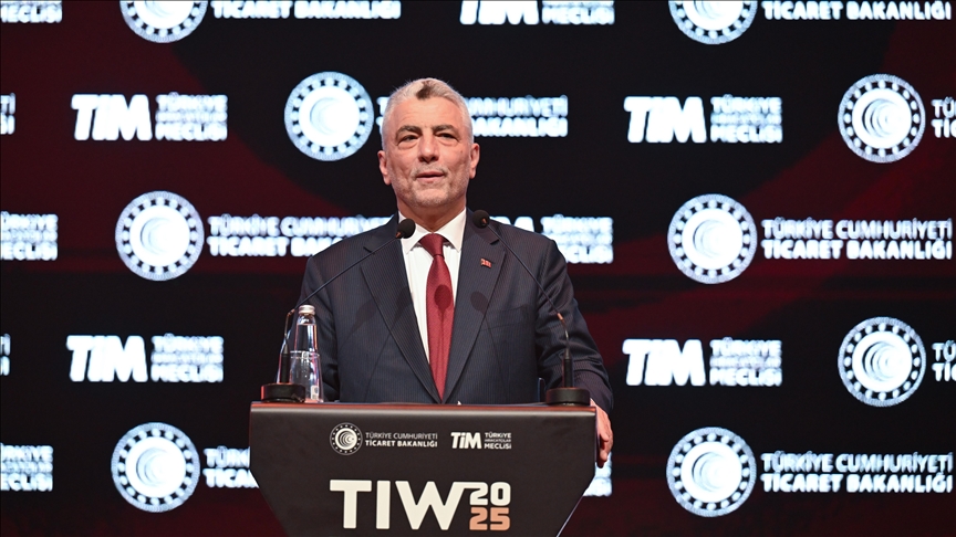 Bakan Bolat: Almanya'ya ilk partide 100 adet Togg otomobil ihraç edildi, yıl sonuna kadar bu sayı 1000'e yaklaşacak