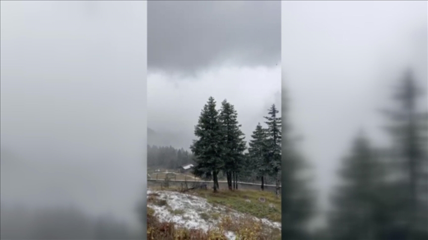 Ilgaz Dağı'na mevsimin ilk karı düştü
