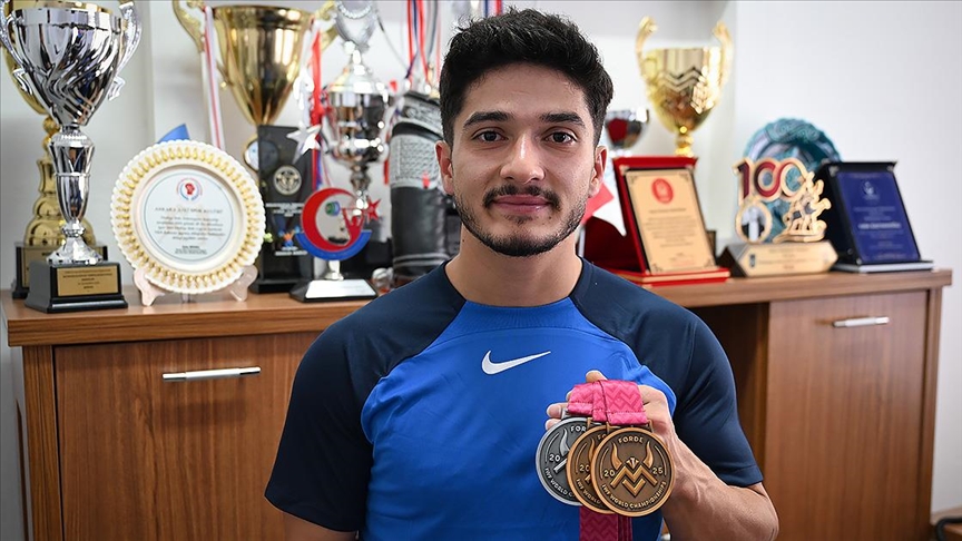 Dünya rekortmeni Muhammed Furkan'ın gözü olimpiyat madalyasında