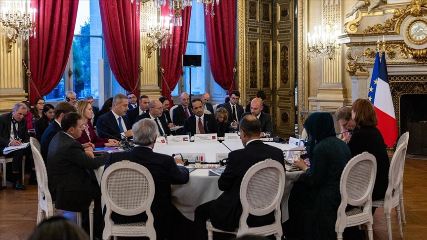 Paris'te Dışişleri bakanları düzeyinde Gazze konulu toplantı başladı
