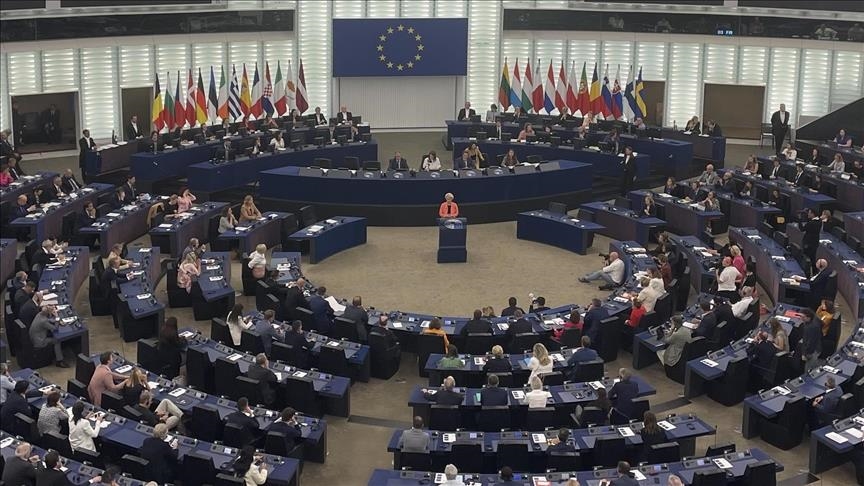 Šefica Evropske komisije "preživjela" dva glasanja o nepovjerenju u Evropskom parlamentu