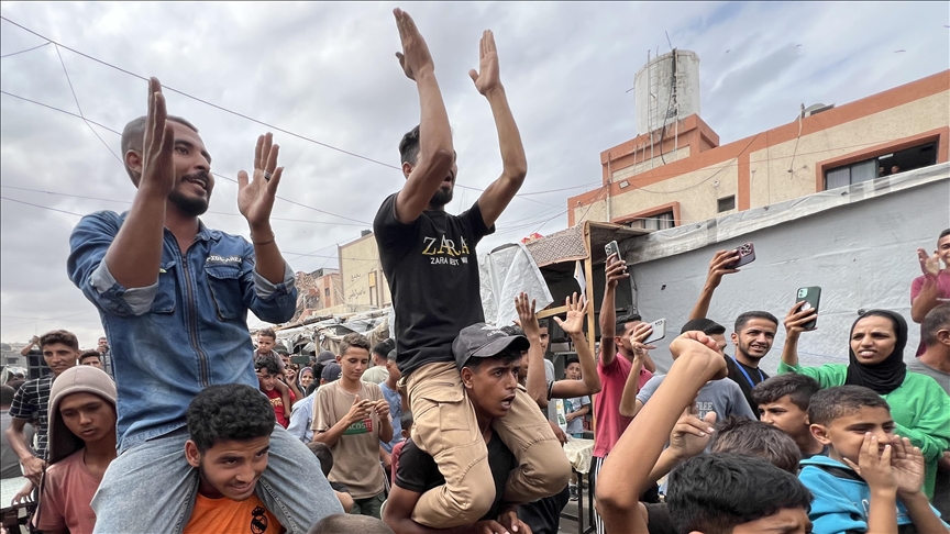 طالبوا بالعودة والإعمار.. فلسطينيون فرحون بوقف النار (تقرير)