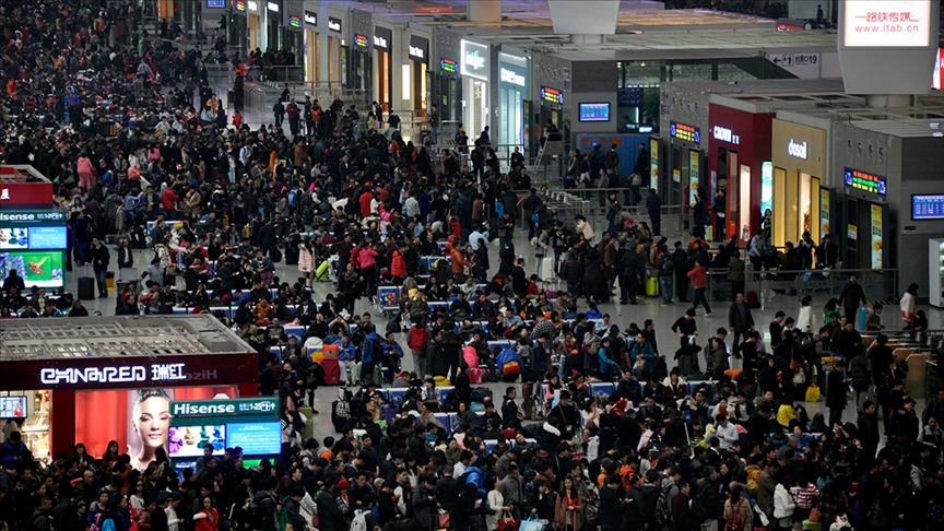 Çin'de Ulusal Gün tatilinde ülke içinde 2,43 milyar seyahat yapıldı