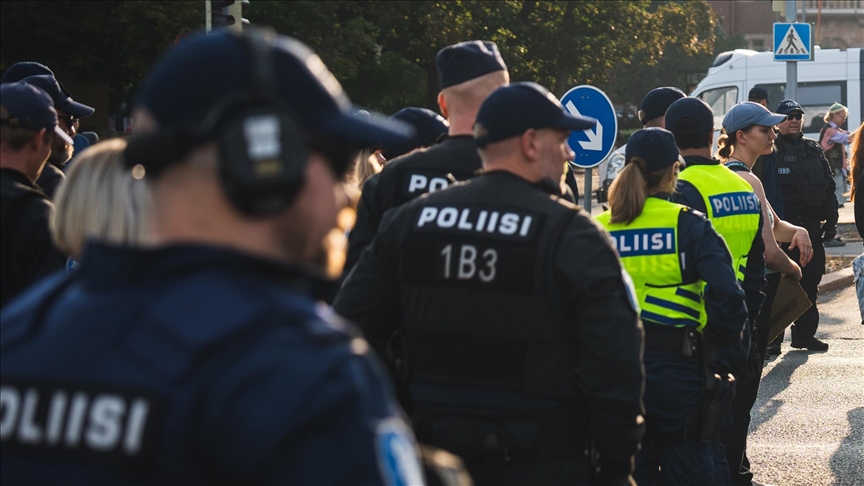 Finlandiya Cumhurbaşkanı Stubb'a "İsrail'den silah ithalatını" soran muhabir gözaltına alındı