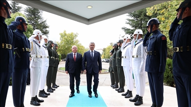 وزير الدفاع التركي يلتقي نظيره الأذربيجاني في أنقرة
