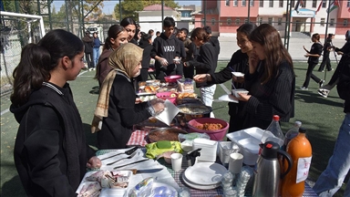 Van'daki okullarda "kardeşlik kermesleri" ile Filistin için yardım seferberliği başlatıldı