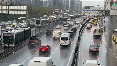 İstanbul Anadolu Yakası'nda trafik yoğunluğu yüzde 90'a ulaştı