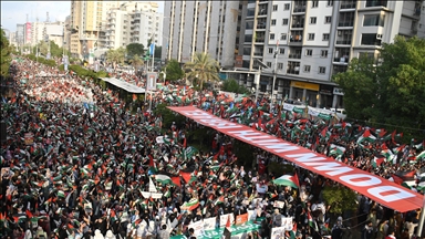Thousands march in Pakistan in solidarity with Palestine as Israel-Hamas ceasefire takes effect in Gaza