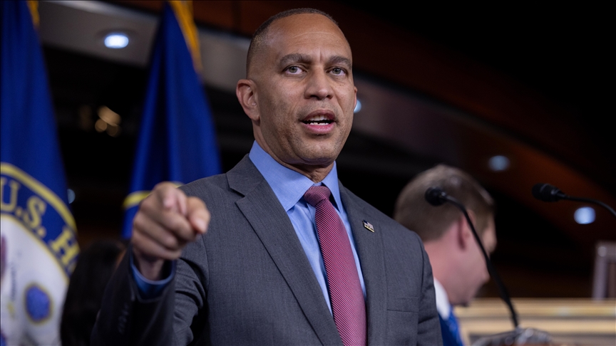 US House Democrat leader rips Republicans for prolonged recess during shutdown