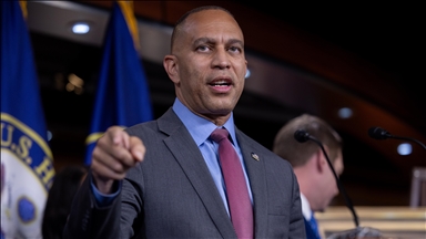 US House Democrat leader rips Republicans for prolonged recess during shutdown
