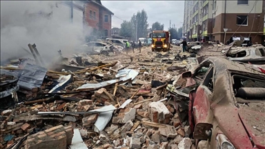 Ukraine : un mort et 20 blessés après des frappes russes nocturnes à Kiev