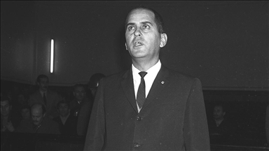 Eserlerinde Anadolu halkının sorunlarını işleyen yazar: Fakir Baykurt
