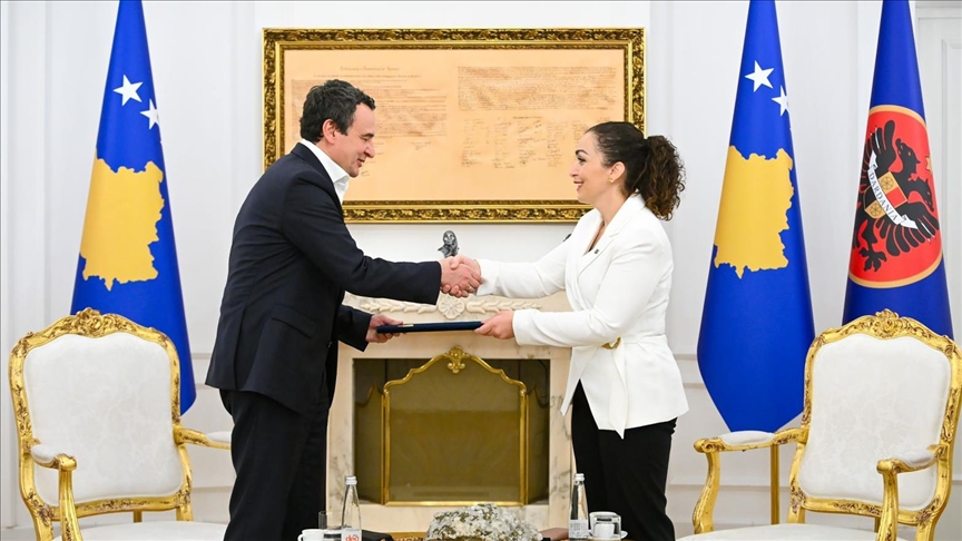 Osam mjeseci nakon izbora: Osmani dodijelila Kurtiju mandat za sastavljanje nove vlade