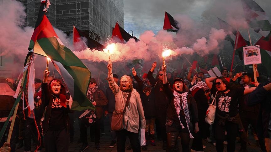 قدم.. مَسيرة مؤيدة للفلسطينيين قبل مباراة النرويج وإسرائيل بأوسلو